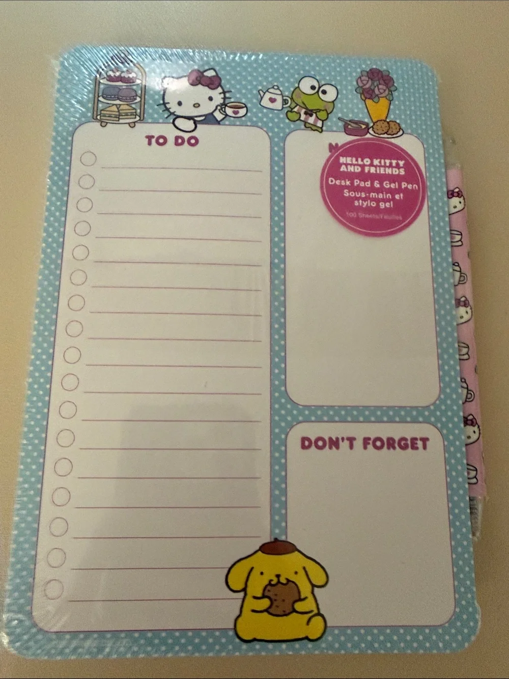NWT.. Hello Kitty desk pad and gel pen.